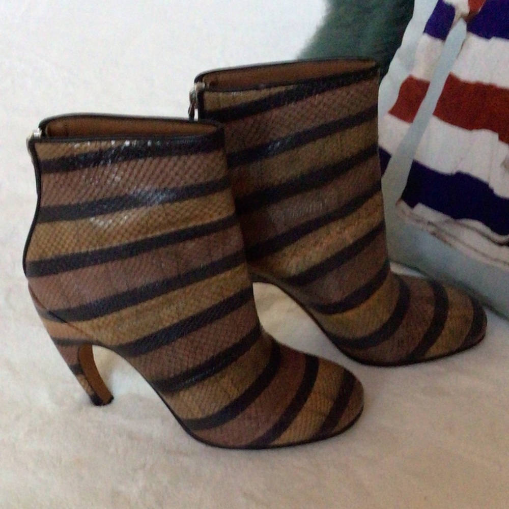 Givenchy Patch.Ayer’s boot, 38.5 - Picture 7 of 16